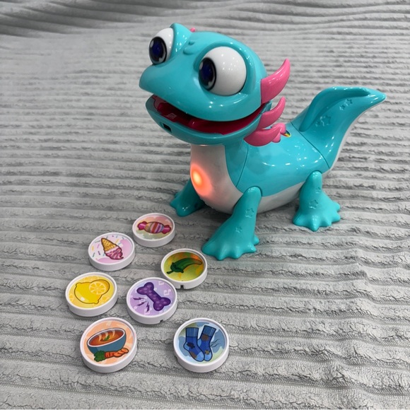 VTech Sandy Snacks-a-Lot Interactive Axolotl Toywith Snacks for Toddlers